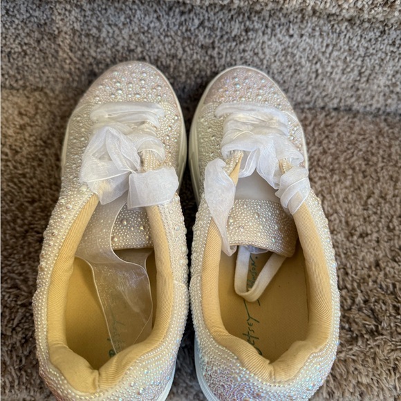 Betsey Johnson Sdny Women’s Cream Beaded Embellished Women's Sneakers - Picture 8 of 14